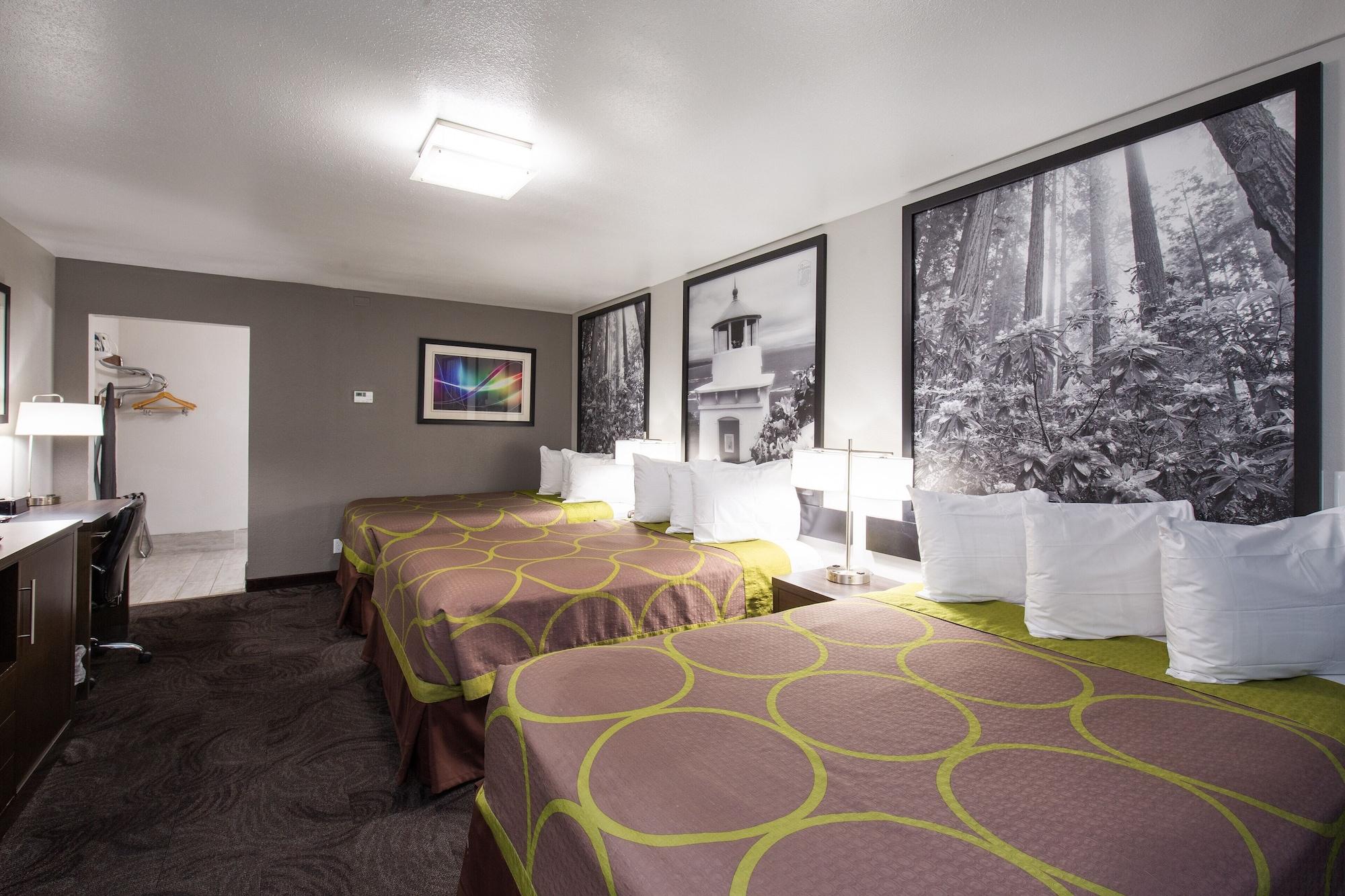 Super 8 By Wyndham Eureka Hotel Luaran gambar