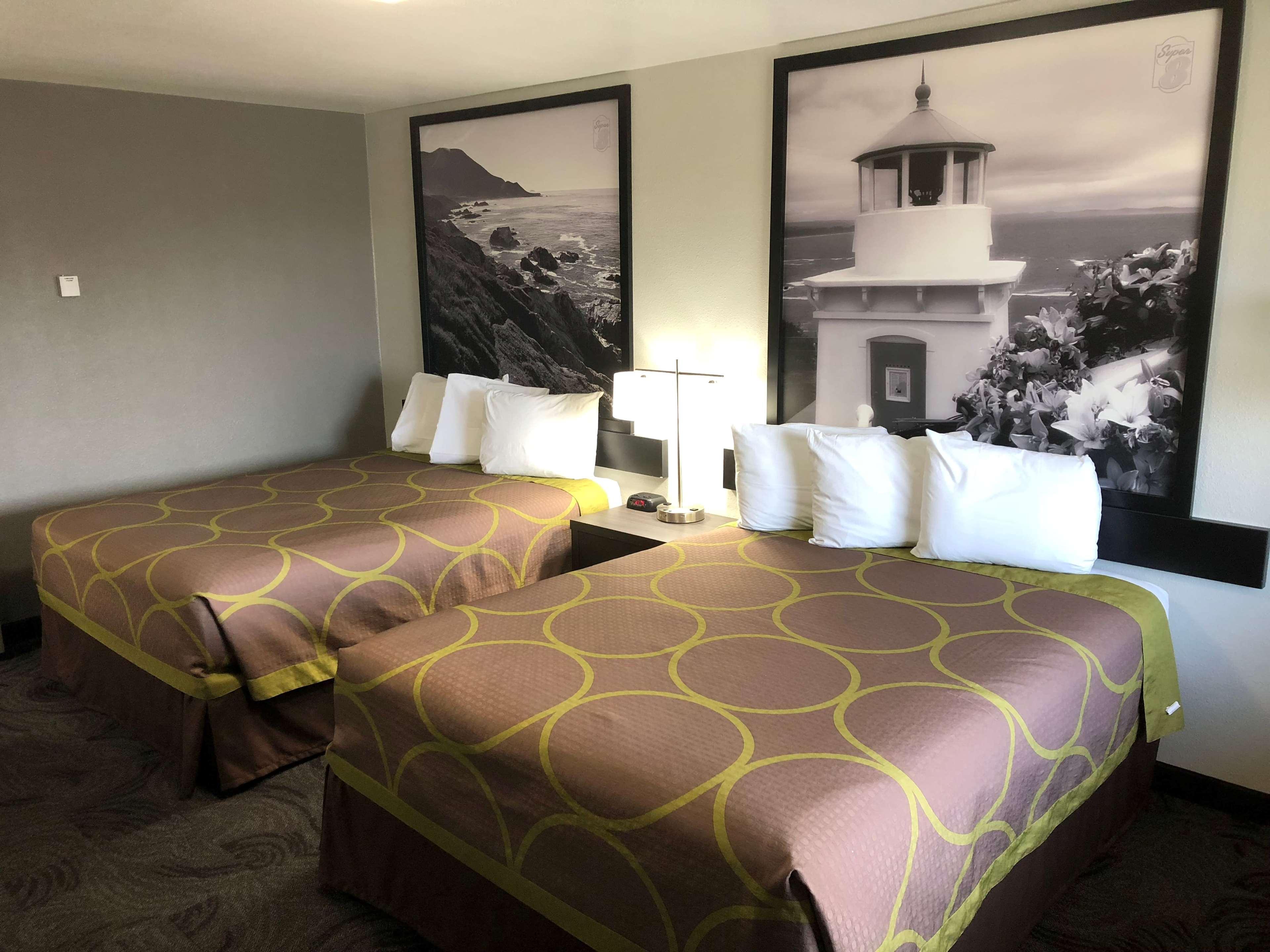 Super 8 By Wyndham Eureka Hotel Luaran gambar