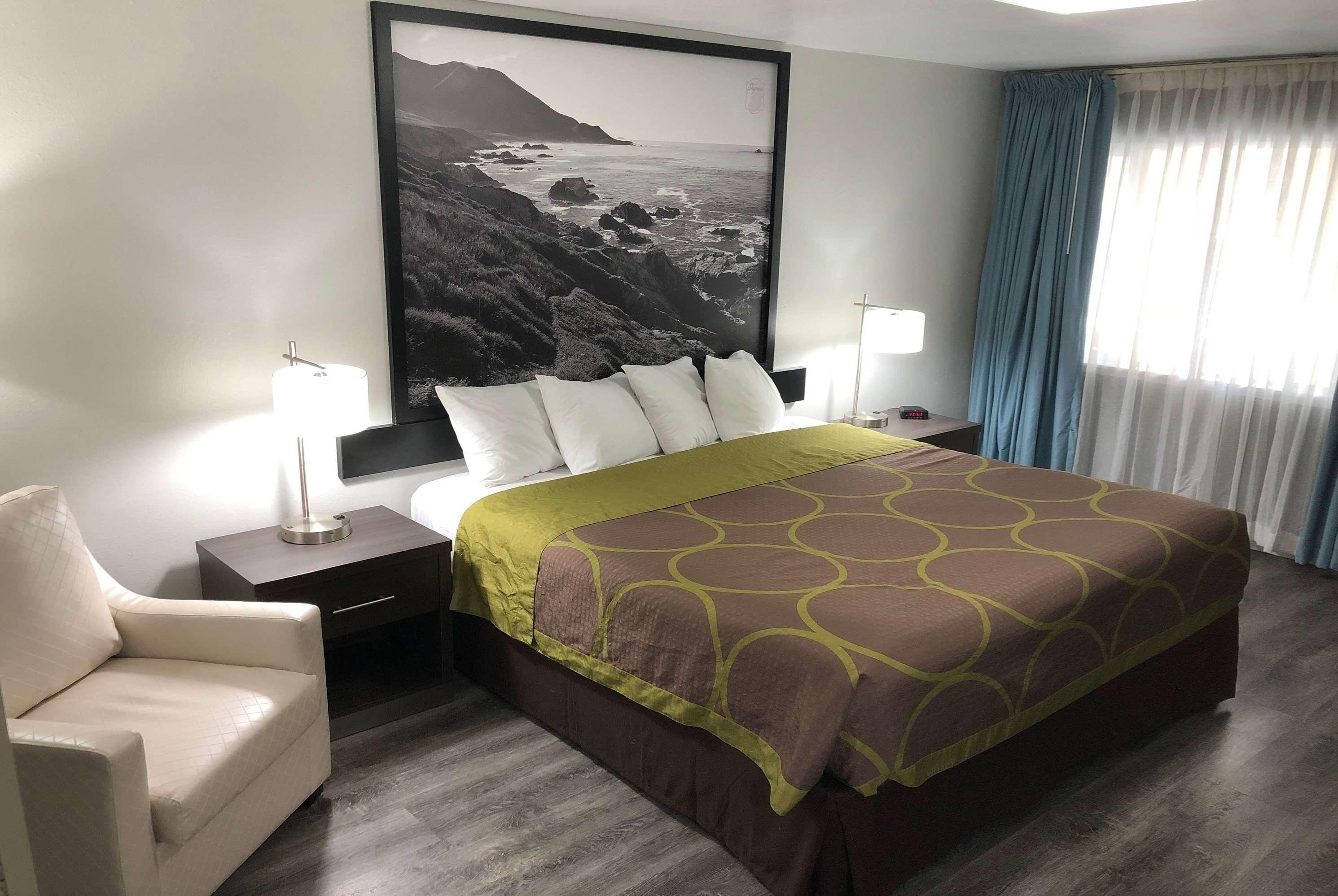 Super 8 By Wyndham Eureka Hotel Luaran gambar
