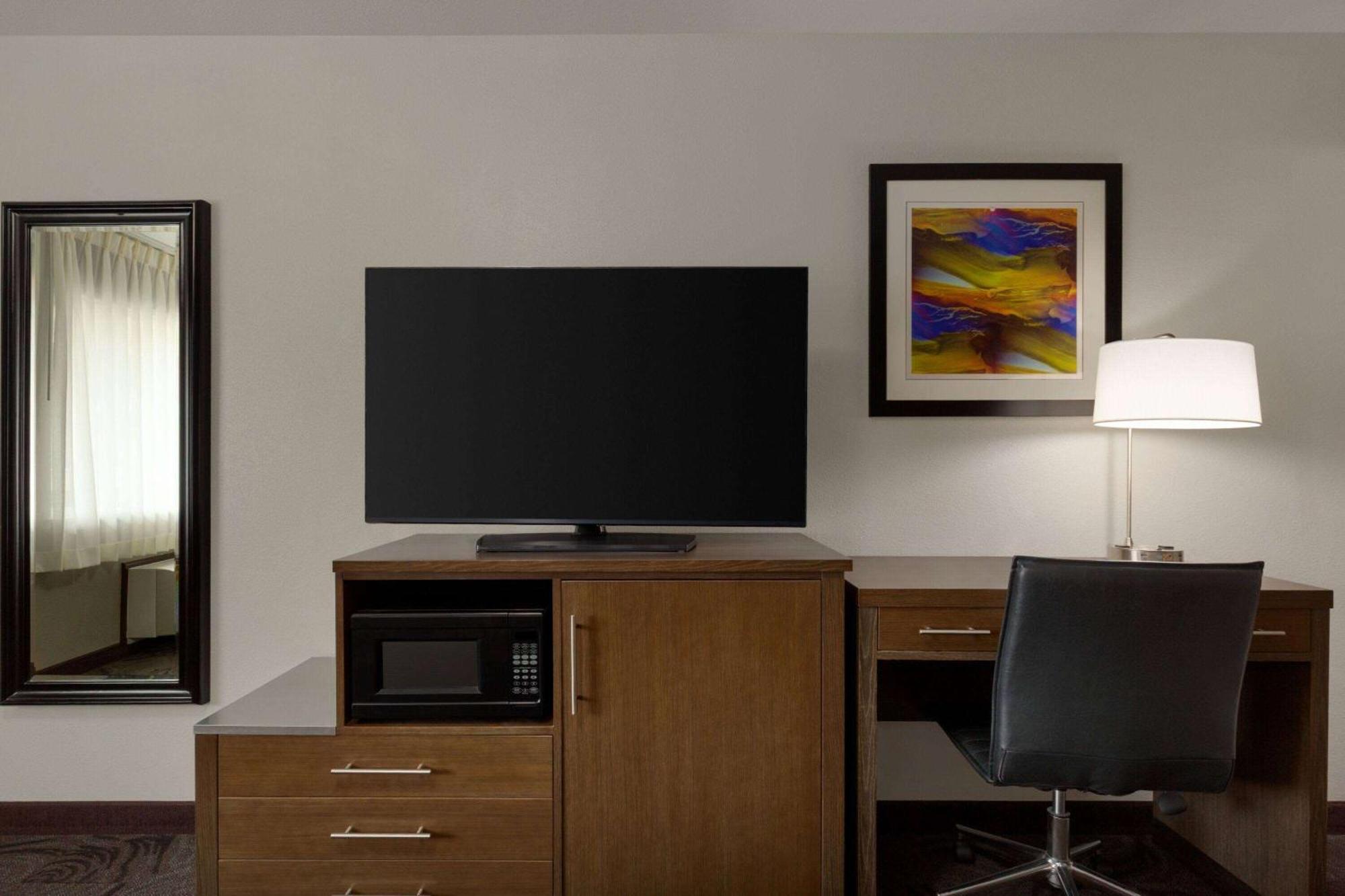 Super 8 By Wyndham Eureka Hotel Luaran gambar