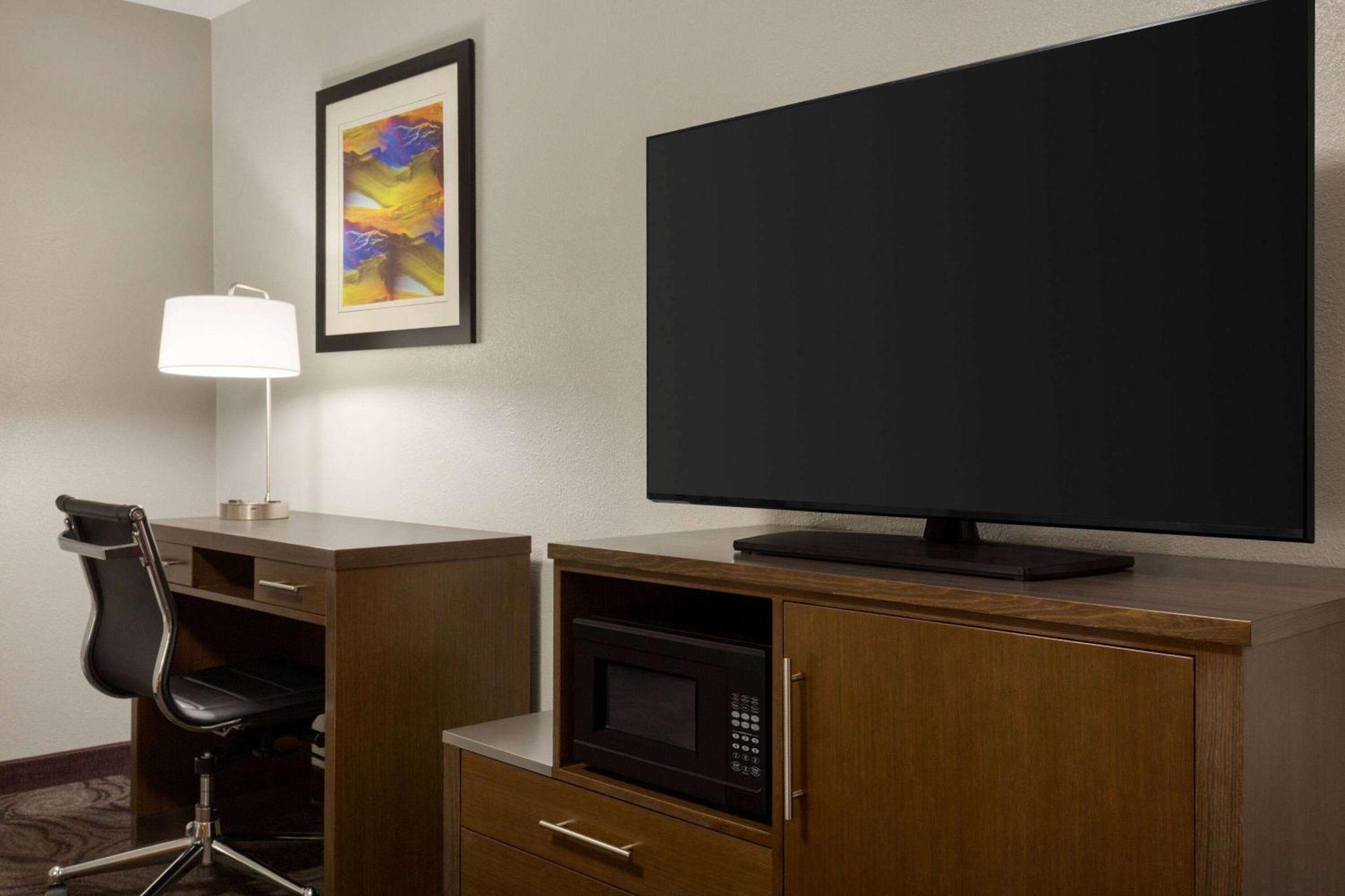 Super 8 By Wyndham Eureka Hotel Luaran gambar