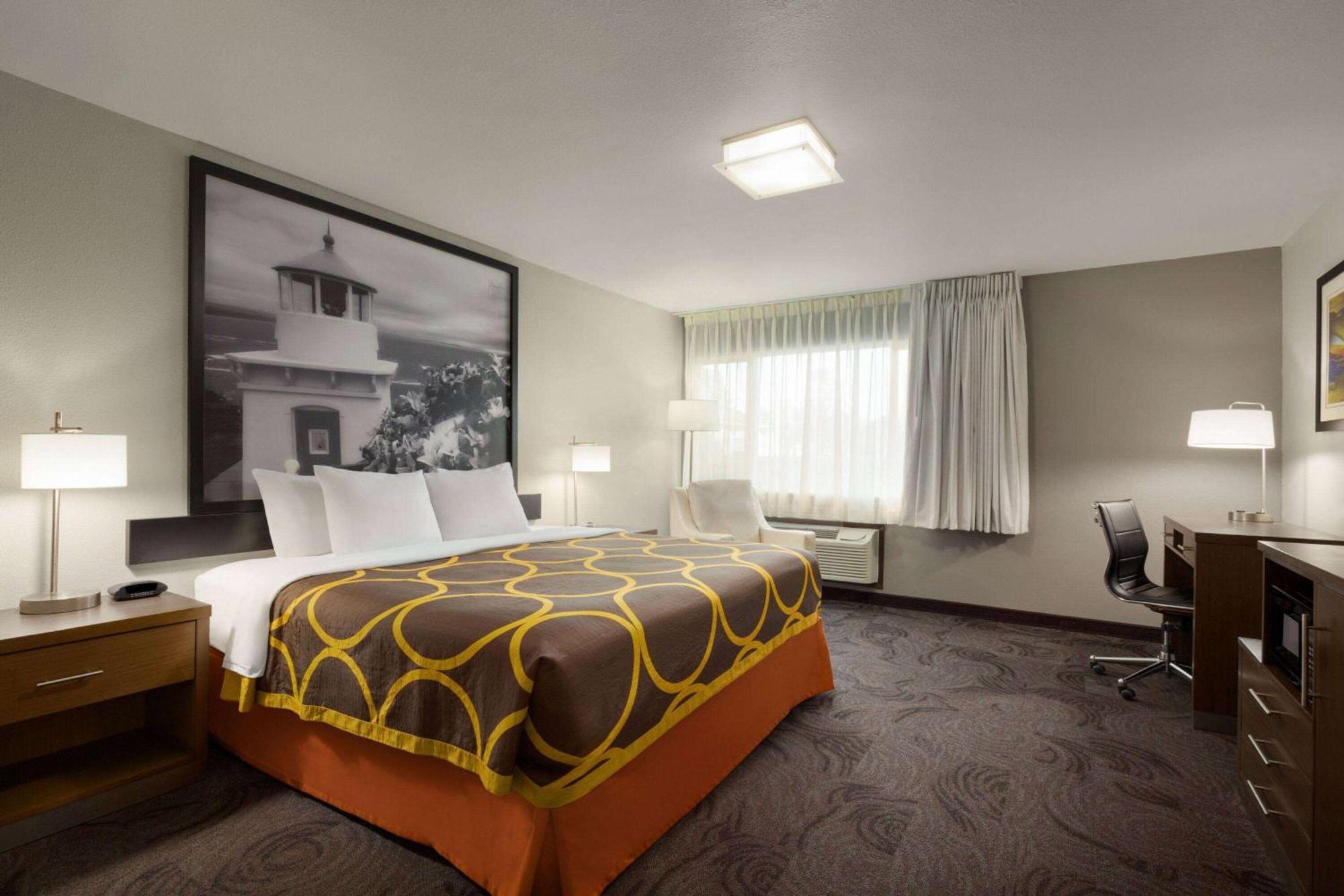Super 8 By Wyndham Eureka Hotel Luaran gambar
