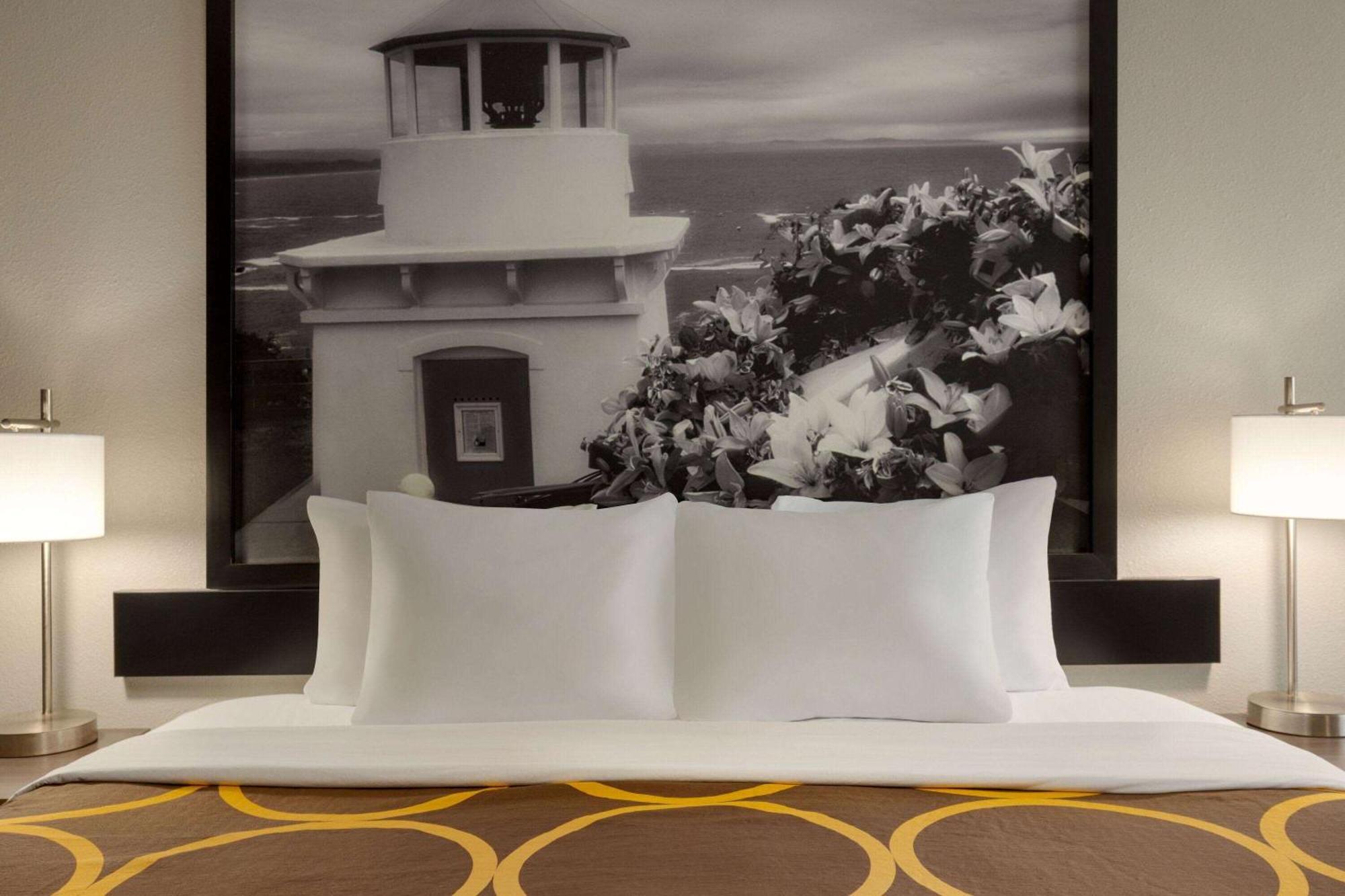 Super 8 By Wyndham Eureka Hotel Luaran gambar